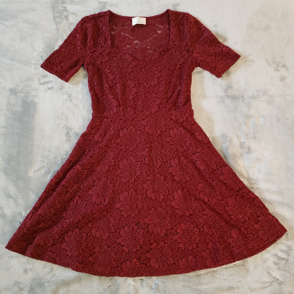 Urban Outfitters lace dress - Picture 2 of 3